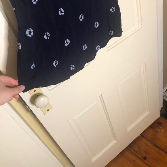 Abstract Printed Tank - Picture 2 of 6